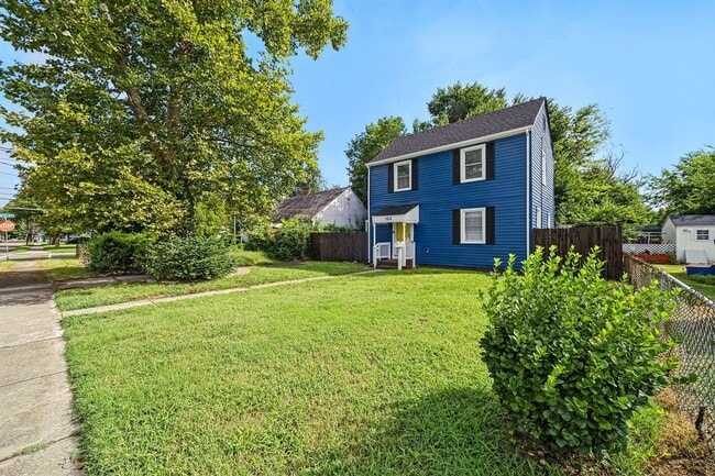 Photo - 1512 Rolfe Pl