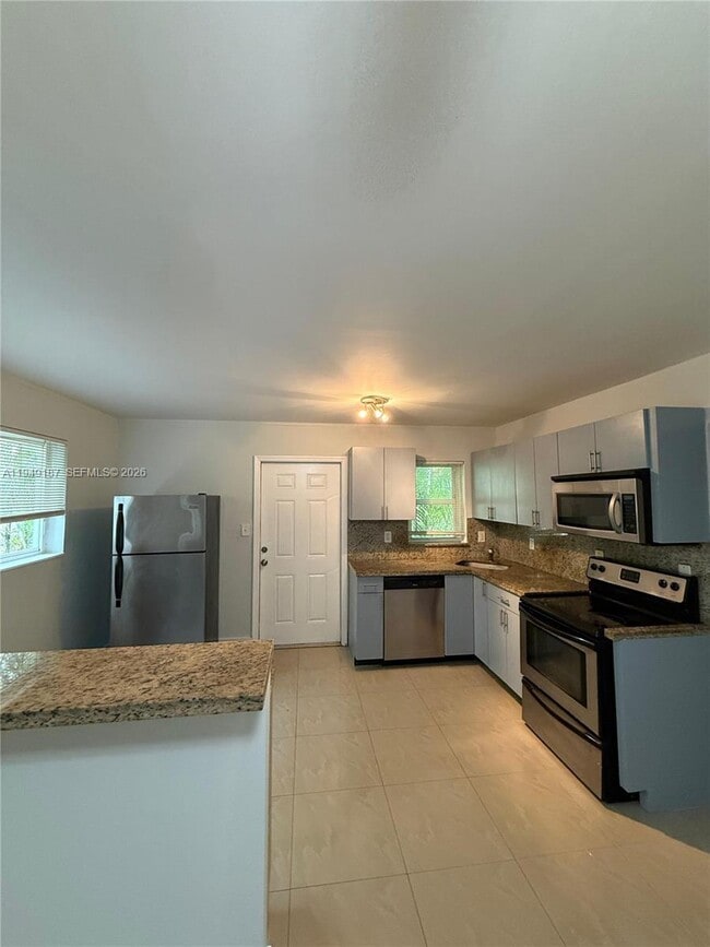 Building Photo - 3131 Carter St Unit 3131