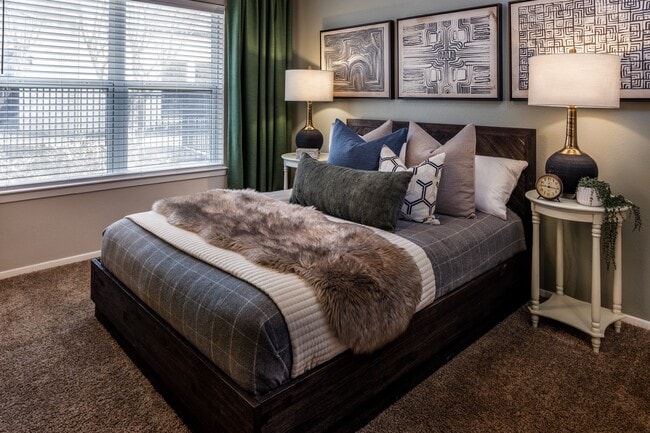 Photo - Steeplechase Apartments