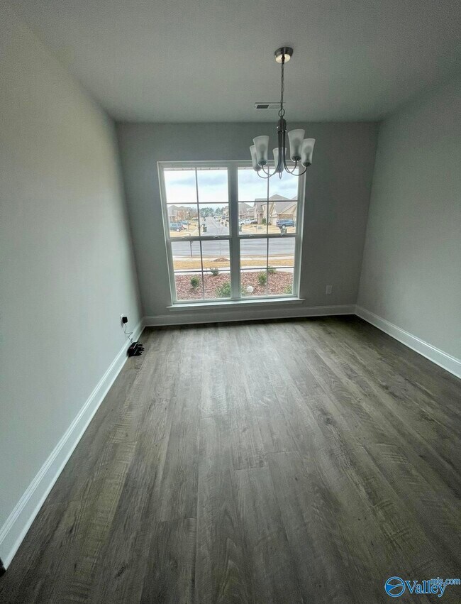Photo - 272 Abercorn Dr