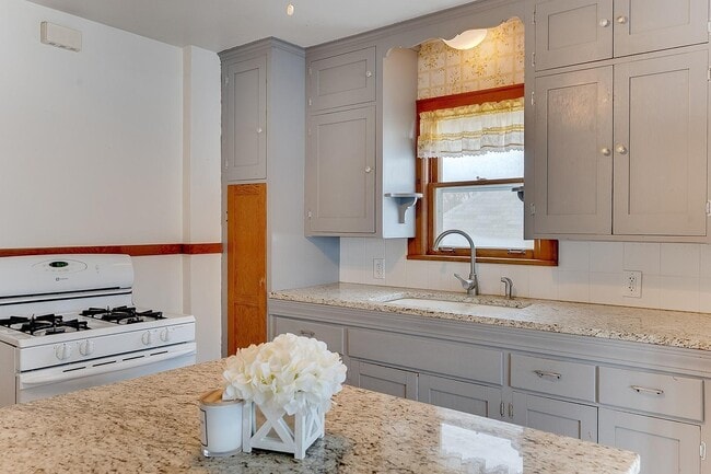 Photo - 233 7th Ave S Unit UPPER