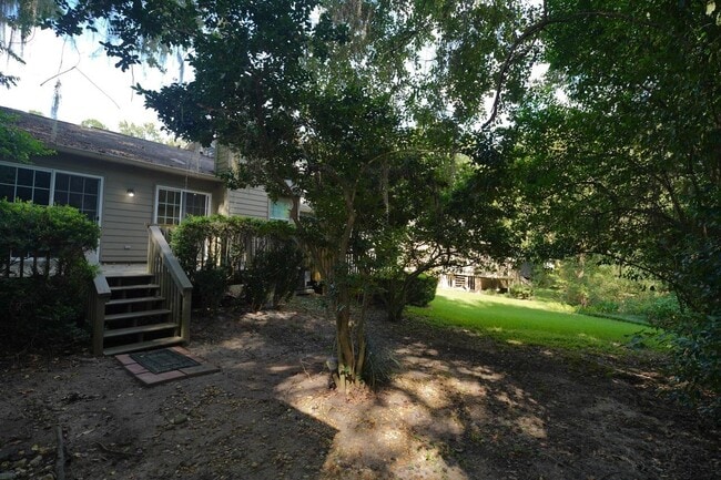 1401 Sturbridge Pl