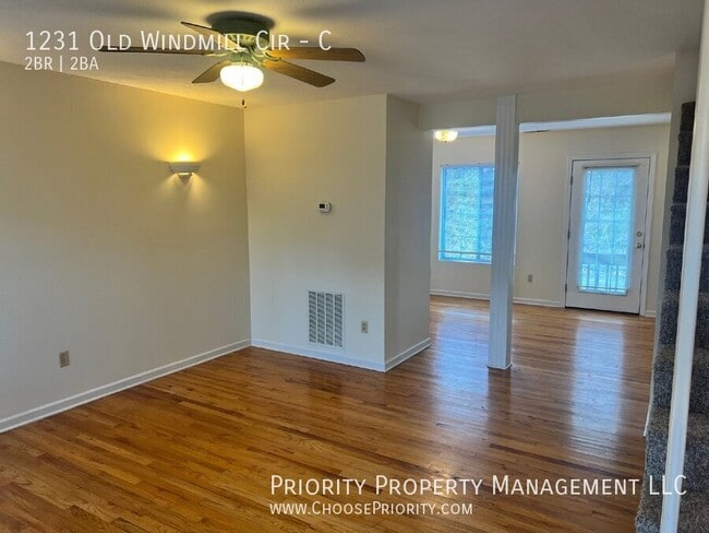 Photo - 1231 Old Windmill Cir Unidad C