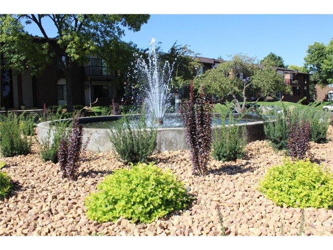 Building Photo - 7300 York Ave S Unit 2063