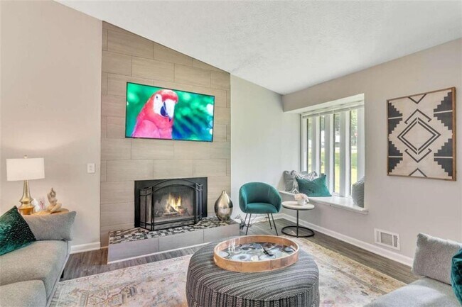 302 Hidden Ct