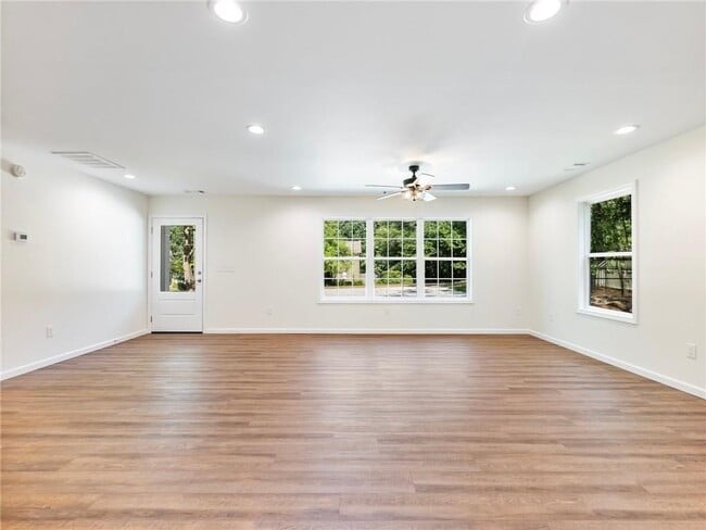 Photo - 8079 Beachwood Dr