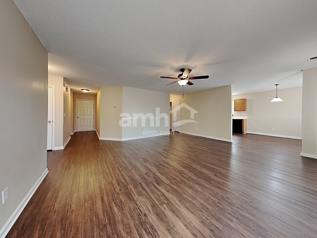 Photo - 430 Old Wood Ln