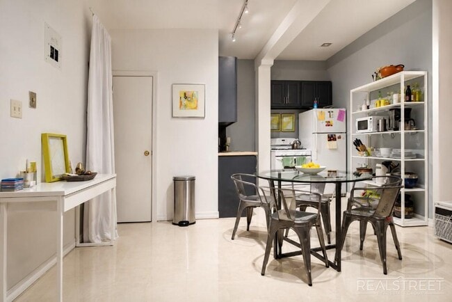 Photo - Spacious 2 Bed LOFT in Williamsburg! Unit B5
