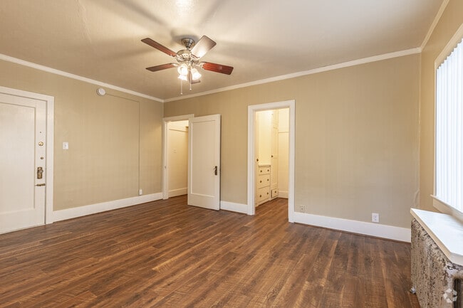 0BR, 1BA - 500SF - Chapman Court Apartments