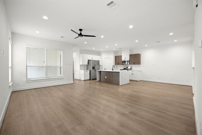 Photo - 2707 Bronze Vis Dr