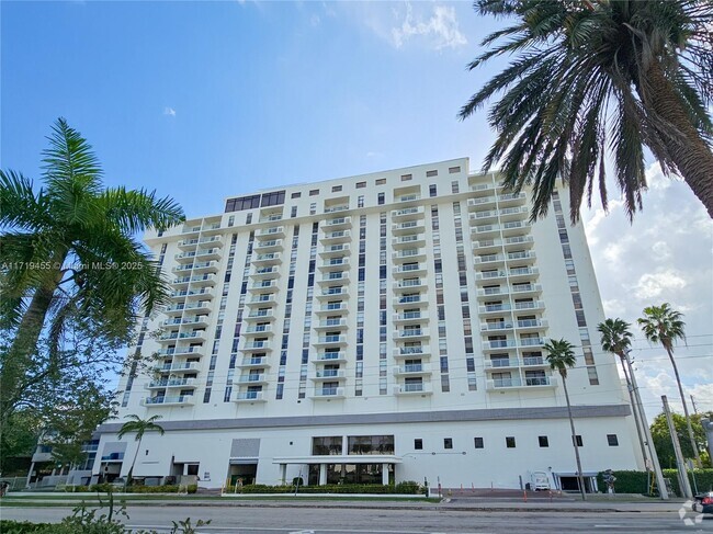 Building Photo - 13499 Biscayne Blvd Unit 1112 Rental