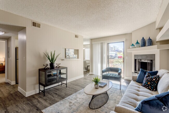 1BR, 1BA - 737SF
