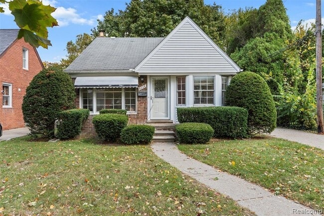 Photo - 8038 Riverdale St