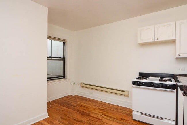 Photo - 1352 N Dearborn St Unit 106