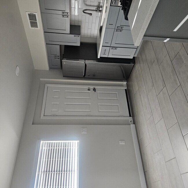 Photo - 3326 N 66th Pl Unidad Apt 4