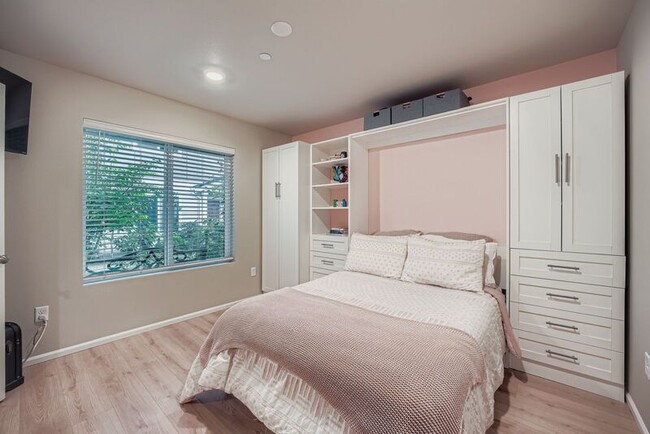 32668 Steamboat Ln