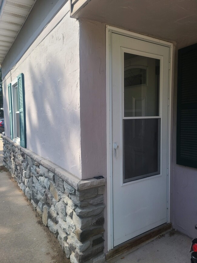 522 Proulx St Unit 1 Bdrm 1 Bath Duplex
