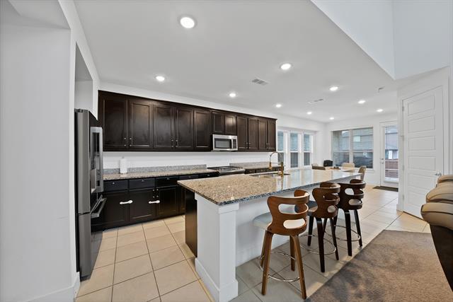 Photo - 7126 Helena Hl