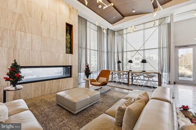 Building Photo - 145 Riverhaven Dr Unit 422