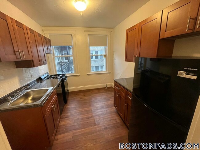 Building Photo - 1634 Commonwealth Ave