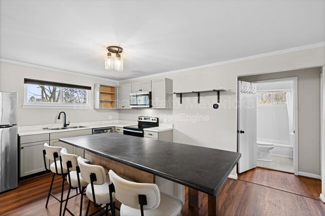 Photo - 5312 Slayton Ave