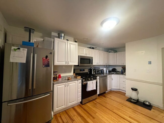Photo - 150 L St Unit 2