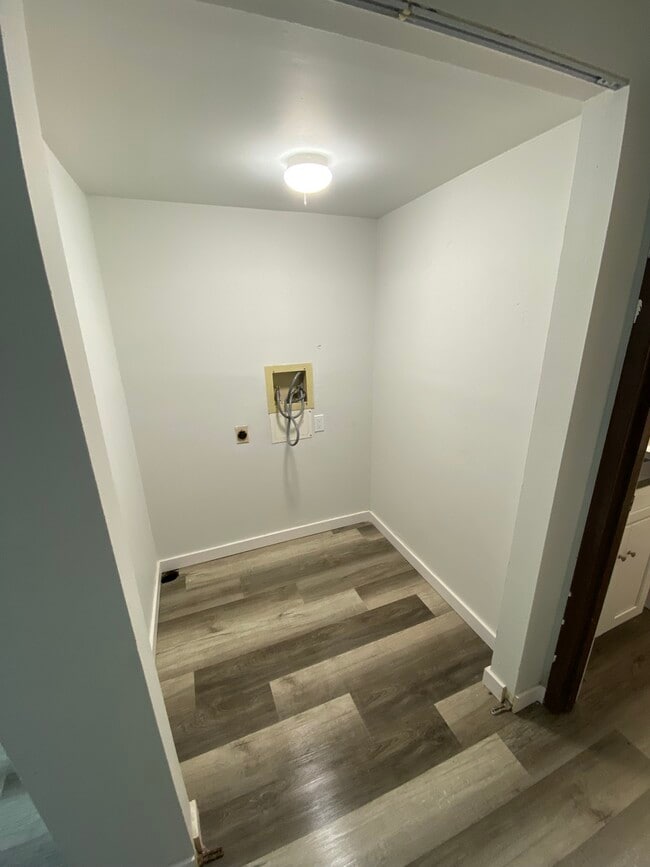 Laundry Room - 1003 Cherokee St Unit C