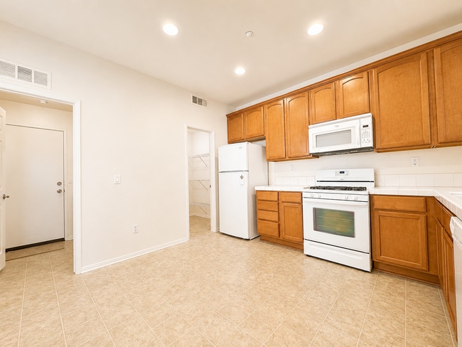 Photo - 3 Bedroom condo in Lake Elsinore