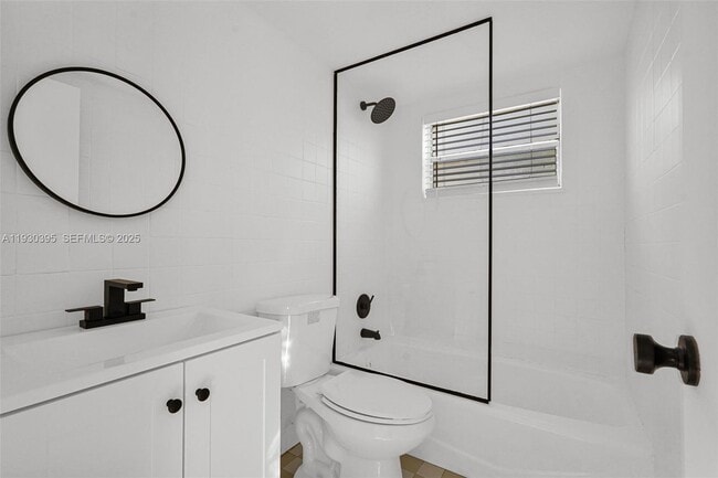 Building Photo - 8295 NE Miami Ct Unit 3