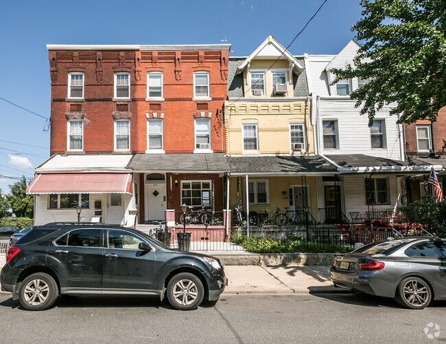 Building Photo - 637 North 32nd Street Unit 3 Rental