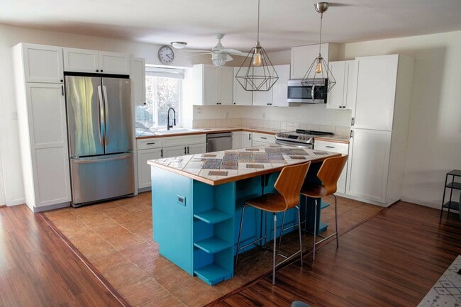 Photo - Live and Work Remotely on Maui in this Ful...