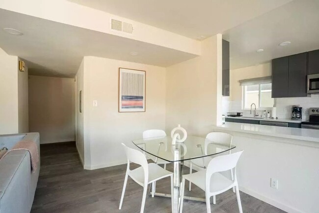 Photo - 570 Boden Way