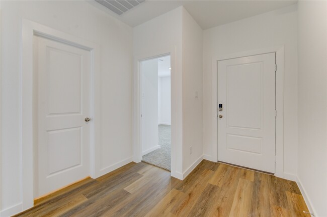 Photo - 9027 Rose Water Trl