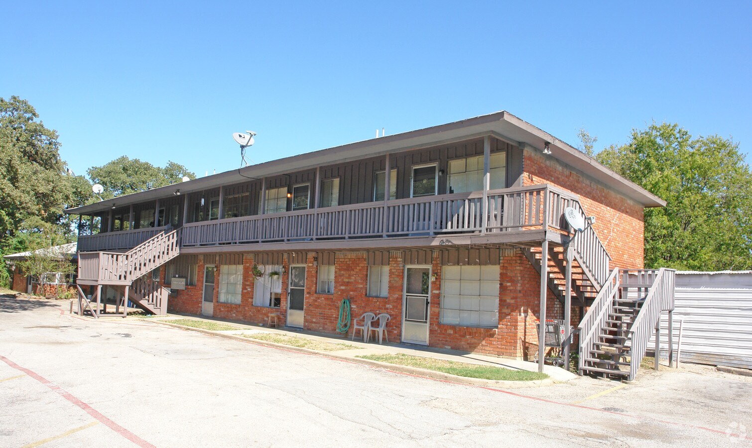 The Chuckwood Apartments - The Chuckwood Apartments