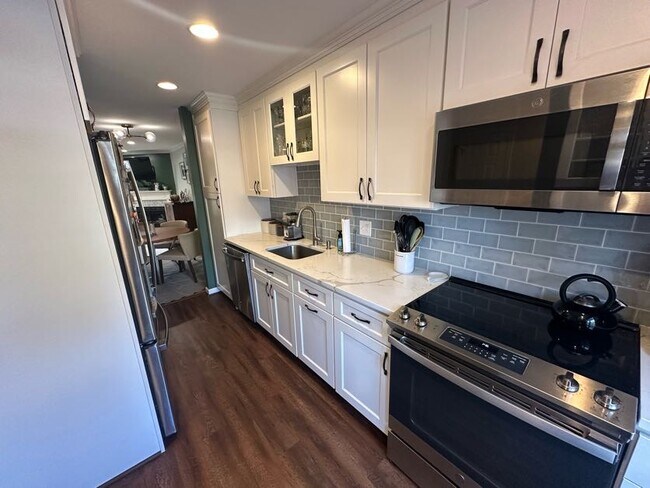 Photo - 1468 N Quinn St