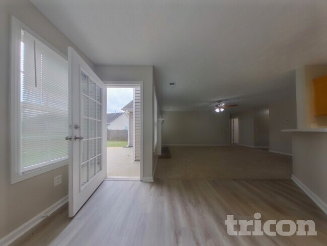 Photo - 225 Charleston Pl