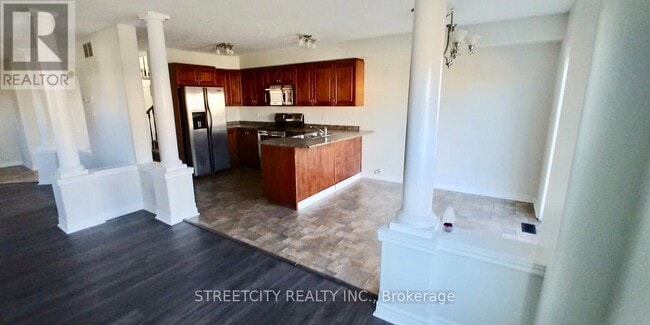 Photo - 200 Purple Sage Crescent