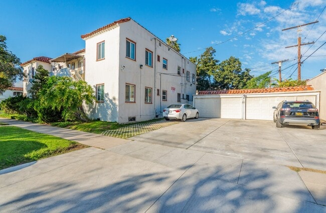 Photo - 1456 S Fairfax Ave