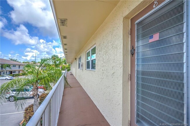 Photo - 2950 SE Ocean Blvd Unidad 134-8 Rental