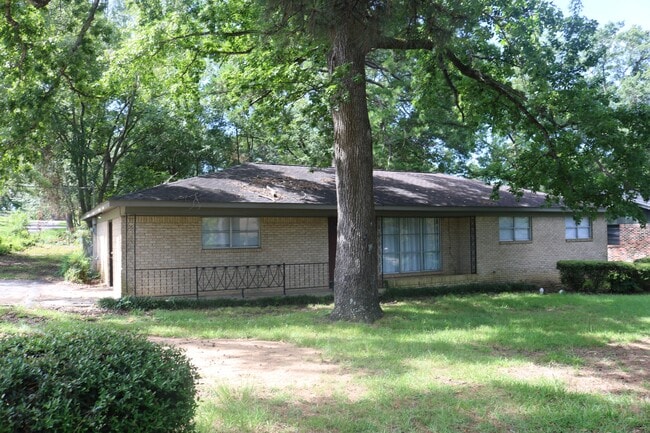 Building Photo - 3908 Bridle Path Rental