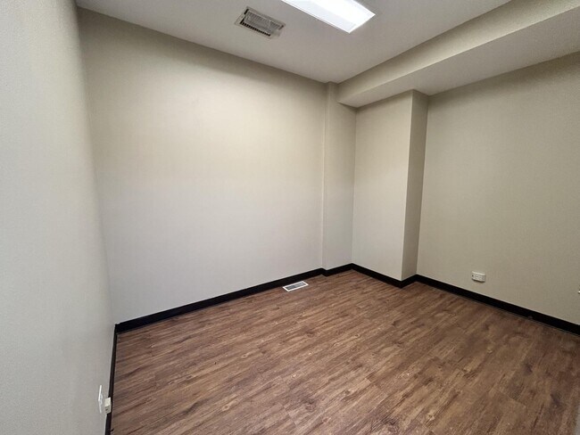 4956 W Irving Park Rd Unit 200