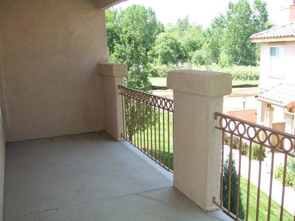Gorgeous 2 Bedroom Condo with 2 Car attach... - Gorgeous 2 Bedroom Condo with 2 Car attach...