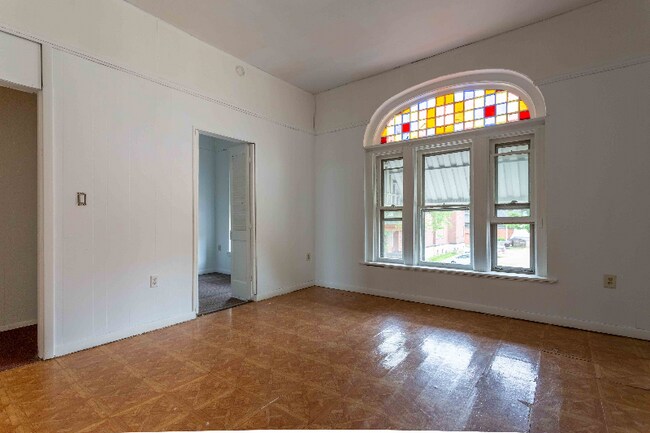 Photo - 1660 Iowa St Unidad 1/2