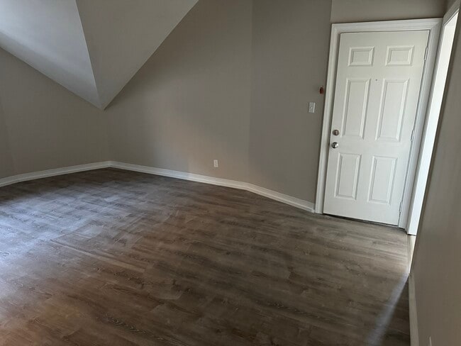 3F Living - 286-288 Grove St Unit 3F