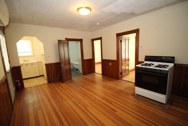 Photo - 71 Ash St Unit 1
