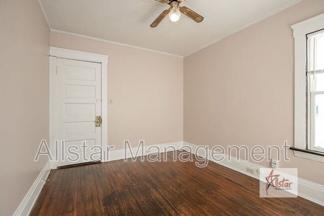 Photo - 3786 W 37th St Unidad #3