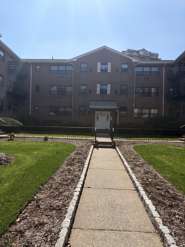 Building Photo - 218 Prospect Ave