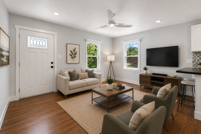 $2,340.95 with $300 off the first month's rent, 2 Beds - 1 Bath, Single Family Home in Denver wit...