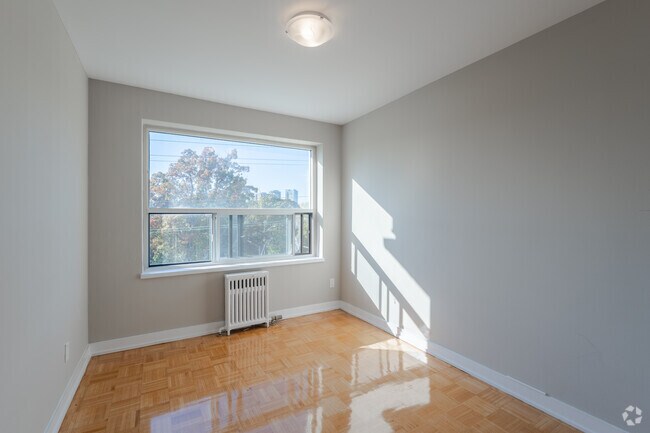 1BR, 1BA - 634SF - Bedroom - Goodwood Apartments