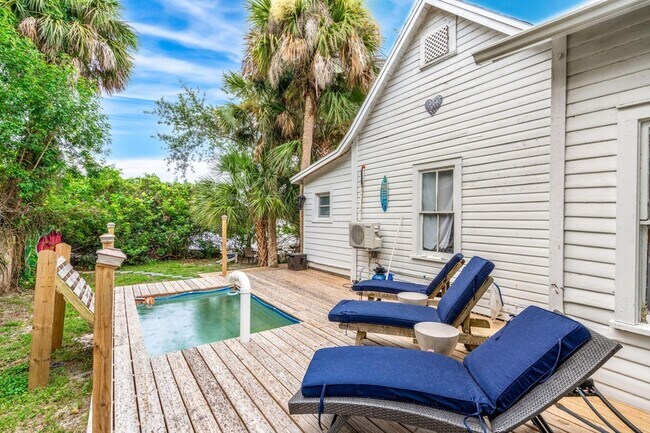 Photo - 1365 Pineapple Ave